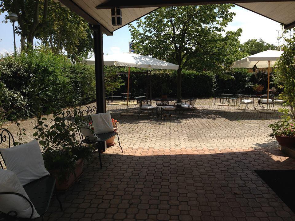 Hotel Villa Reale Argenta Luaran gambar