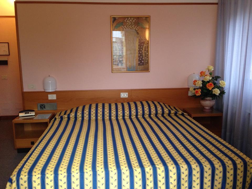 Hotel Villa Reale Argenta Luaran gambar