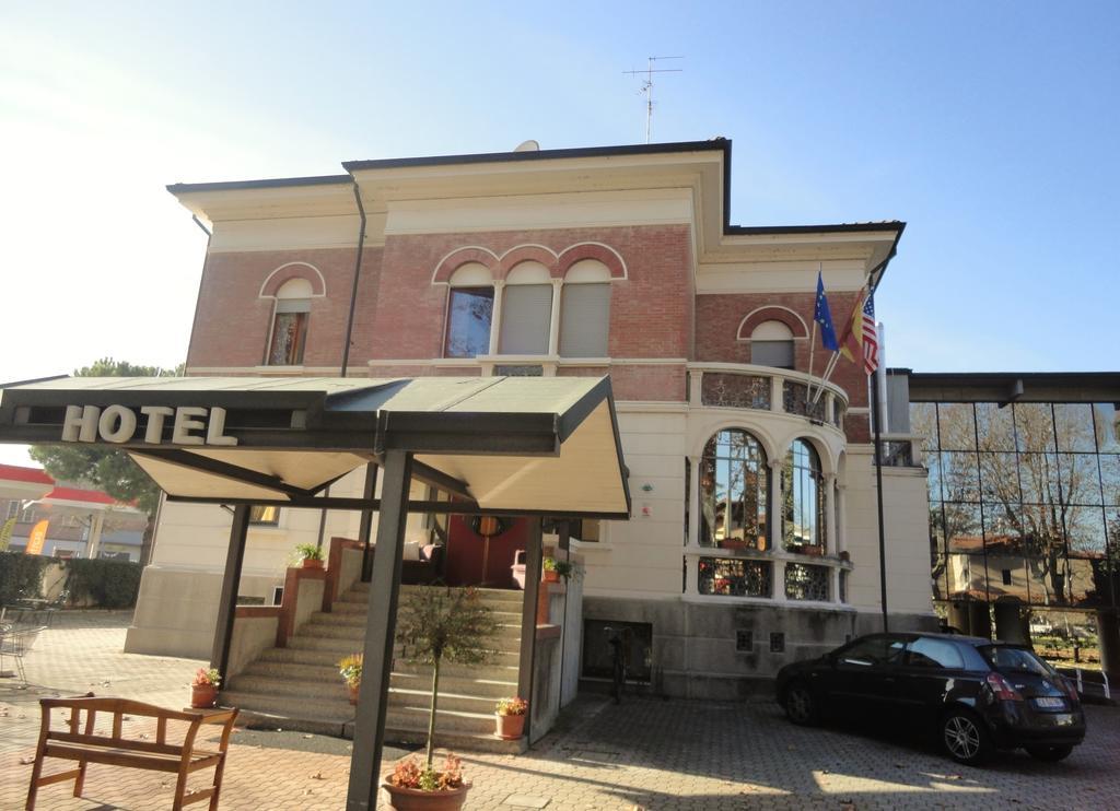 Hotel Villa Reale Argenta Luaran gambar